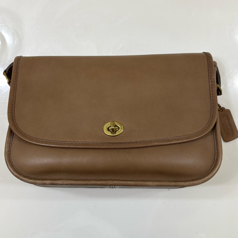 RARE Vintage made in NYC COACH taupe leather city shoulder bag